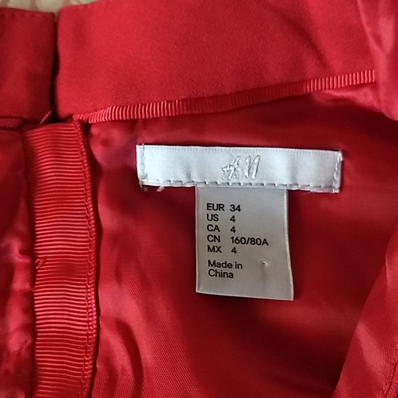 GUC H&M Festive Pencil Dress - Picture 3 of 9